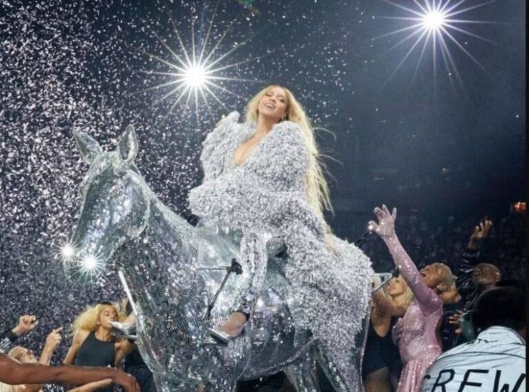 Rrjeti po ”çmendet”, Beyoncé parashikon fundin e botës në albumin e saj të fundit