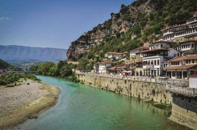 Rama: Në syrin e medias franceze “Le Figaro”, Shqipëria padiskutim destinacioni i kësaj vere