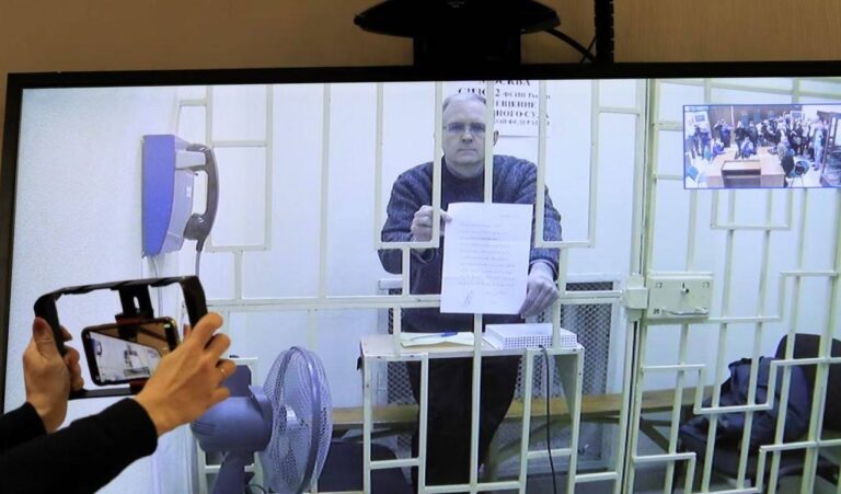 Rusia transmeton pamje të rralla të amerikanit të burgosur Paul Whelan