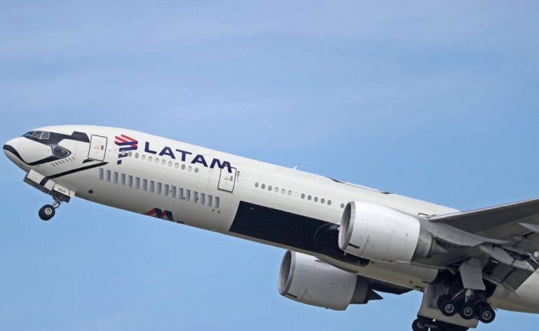Panik në ajër, piloti pëson arrest kardiak dhe vdes gjatë fluturimit