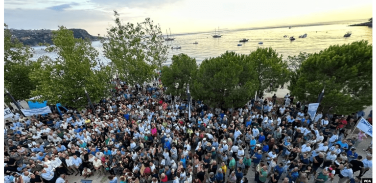 Si e komenton VOA protestën në Himarë