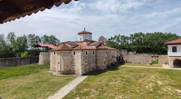 VIDEO/ Rama: Manastiri i Shën Kozmait në Kolkondas, monument i rrallë i trashëgimisë kulturore