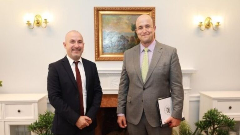 Ambasador i Shqipërisë në SHBA, ish-deputeti i PS-së Ervin Bushati nis punën
