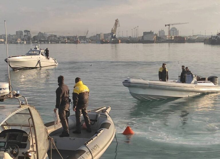 Droga shkëmbehet në det. Trafikantët dogjën velierën, në pranga edhe nipi i ”baronit”