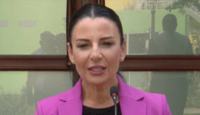 Belinda Balluku sjell ditarin e shtatorit: Tetori do të jetë edhe më intensiv
