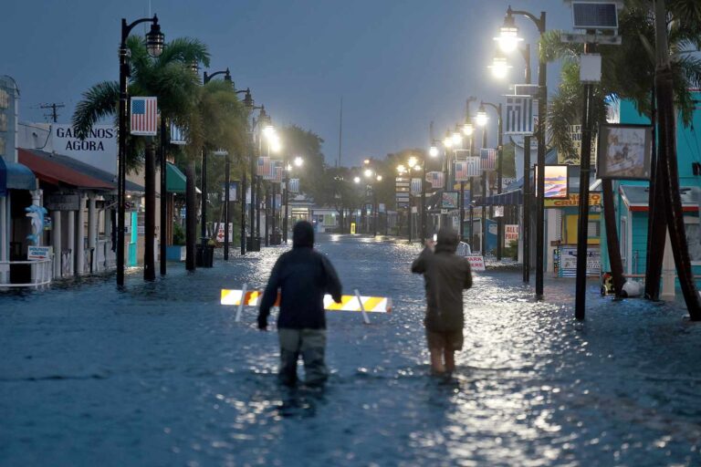 Kronikë/ Florida urdhëron evakuimin e banorëve për shkak të uraganit Idalia