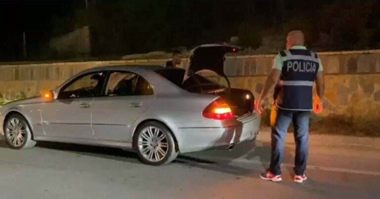 Pogradec, policia masa të shtuara në kuadër të sezonit turistik. Fokusi makinat e shtrenjta