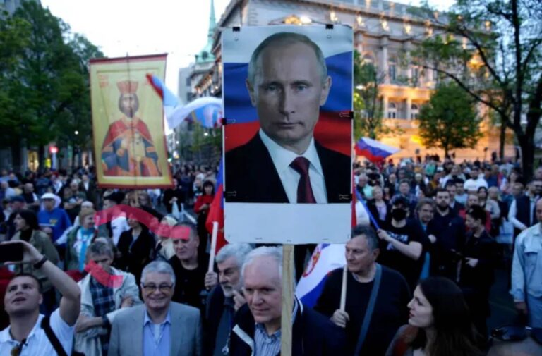 DW: Ndikimi i madh i propagandës ruse. “Skizofrenia” e shoqërisë në Serbi