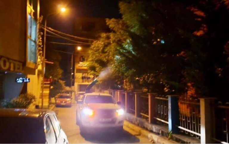 Bashkia Tiranë vijon punën për dezinfektimin për mushkonjat dhe insektet