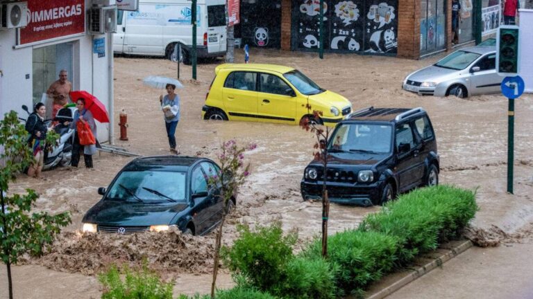 Meteorologët grekë: Do përballemi me reshjet më të mëdha që kemi pasur ndonjëherë