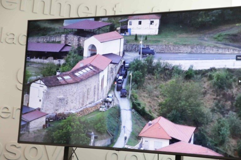 Policia e Kosovës: Vritet një nga sulmuesit, ata janë të armatosur rëndë