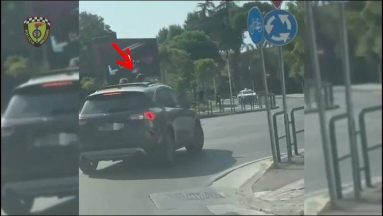 Policia gjobit drejtuesit që udhëtojnë me fëmijë në makinë pa sistemi fiksimi