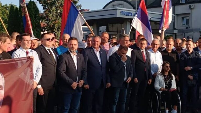 Protestohet në mbështetje të Dodik, bllokohen 4 rrugët kryesore në Bosnje