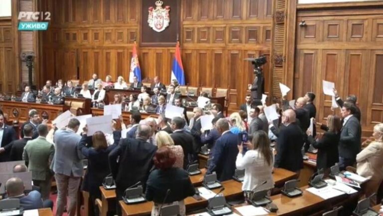 Serbia tregon synimet ndaj Kosovës, deputeti i Sanxhakut: Deklarata kërcënim për rajonin