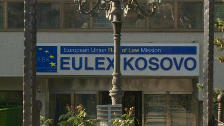 EULEX-i kundër Serbisë, hedh poshtë pretendimet e Vuçiç-it