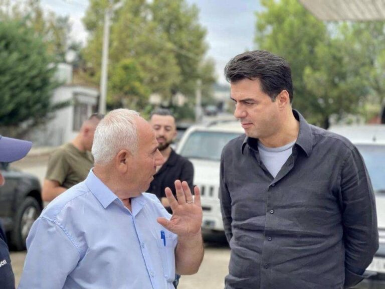 Basha takim me fermerët e zonës së Zall Herrit: Fund pandëshkueshmërisë së korrupsionit!