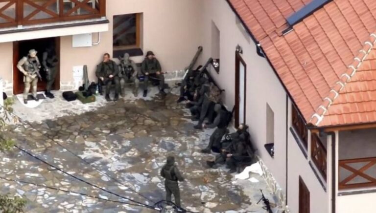 Sulmi në Banjskë/ Autoritetet e Kosovës i dorëzojnë Serbisë trupat e tre terroristëve