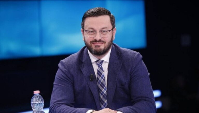 Ndreca për arrestimin e avokatit në sallën e gjyqit: Prokurori ka përdorur autoritetin në varësi të emocioneve të tij
