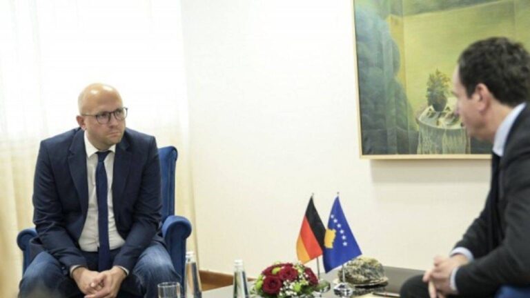 Gjermania përgëzon Kurtin për menaxhimin e kujdesshëm të tensioneve në veri
