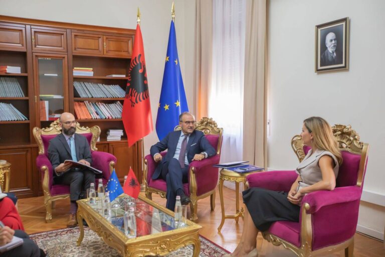 Jorida Tabaku takim me Sorecën, në fokus Integrimi: Amnistia Fiskale përbën “vijën e kuqe” të BE dhe PD