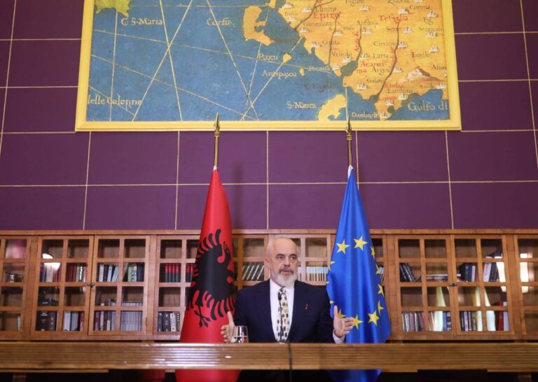 Kronikë/ Kryeministri Rama: BE të pasqyrojë ngjarjet e fundit në Kosovë, ndaj duhet një deklaratë e dytë!
