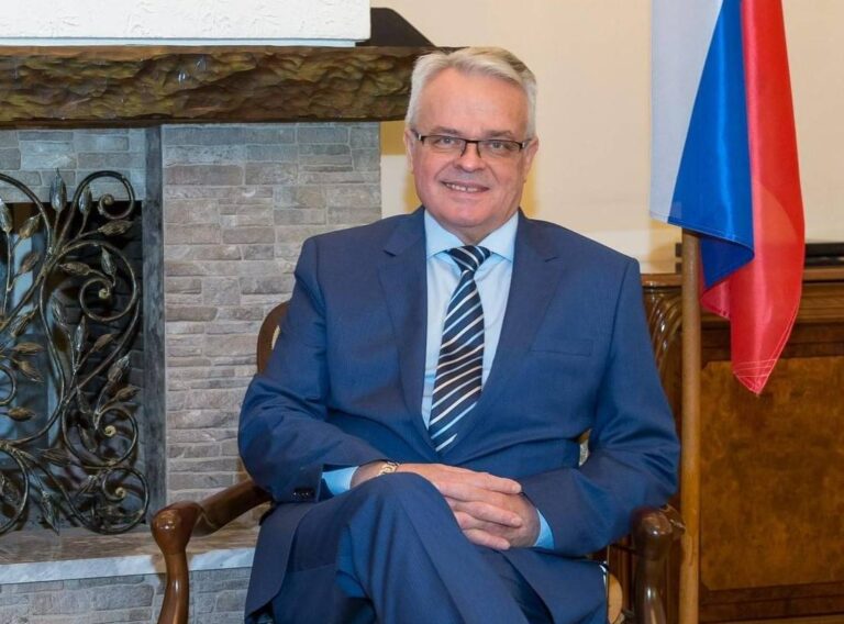 Ambasadori rus në Shqipëri, Mikhail Afanasiev: Rusia synon vetëm të përfundojë atë luftë, të nisur nga Perëndimi në Ukrainë