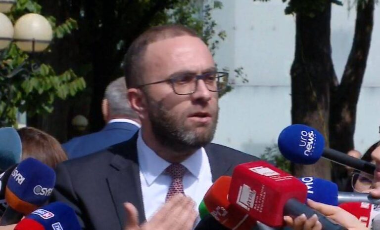 Bardhi ftesë Bashës: I bëj thirrje kolegut tim të vijë të bëjë betejë bashkë me në Parlament