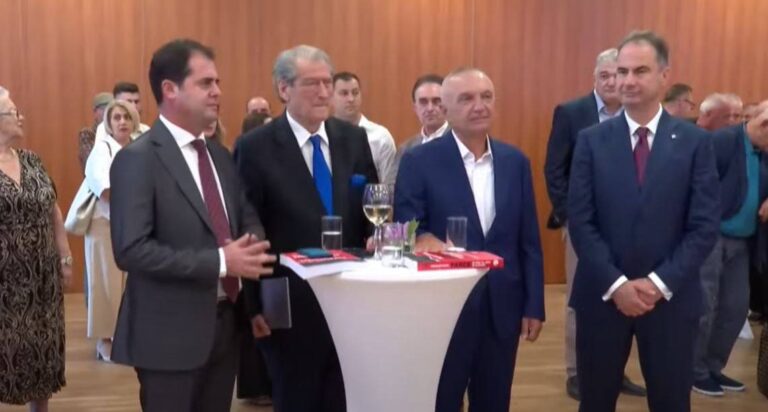 Berisha dhe Meta bashkë në një tavolinë në prezantimin e librit për manipulimin e zgjedhjeve të 14 majit