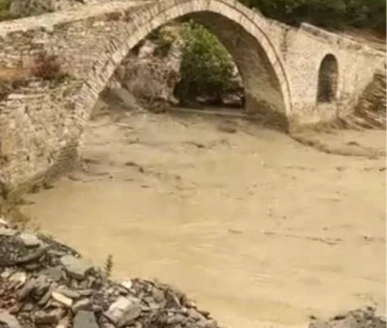 Turistët bllokohen në kanionet e Langaricës