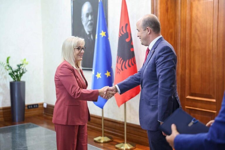 Kryeparlamentarja Nikolla takim me të dërguarin e SHBA-së: Amerika, mik i madh i Shqipërisë dhe shqiptarëve