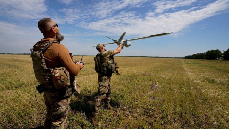 Ukraina rrit buxhetin për dronët, mbi 390 milionë dollarë shkojnë për…