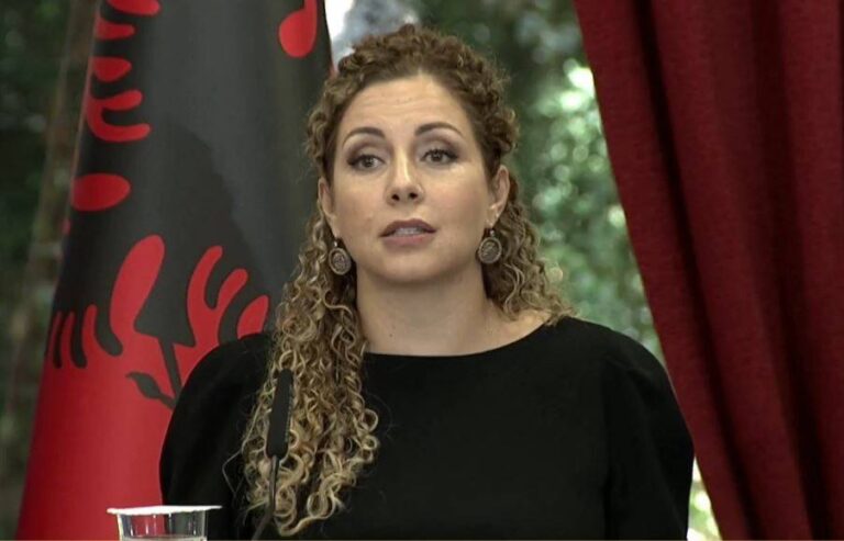 Zbardhet opinioni i Venecias për mandatin e Olta Xhaçkës: Deputetët nuk mund të detyrohen si duhet të votojnë