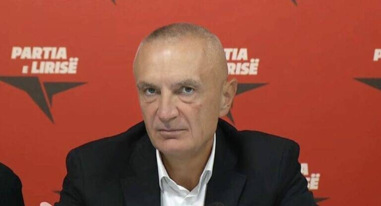 Meta uron shqiptarët: Le të ndezim bashkërisht një shpresë të re dhe të madhe