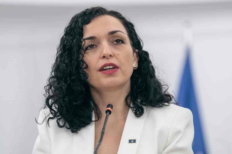 Shpronësimet në veri, presidentja Osmani: Na duhet të mbrohemi nga sulmet serbe