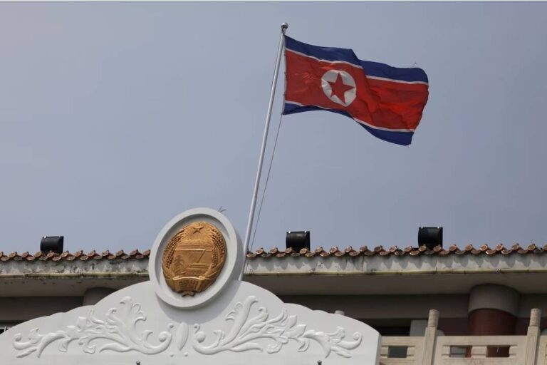 Koreja e Veriut mbyll shumë ambasada në mbarë botën