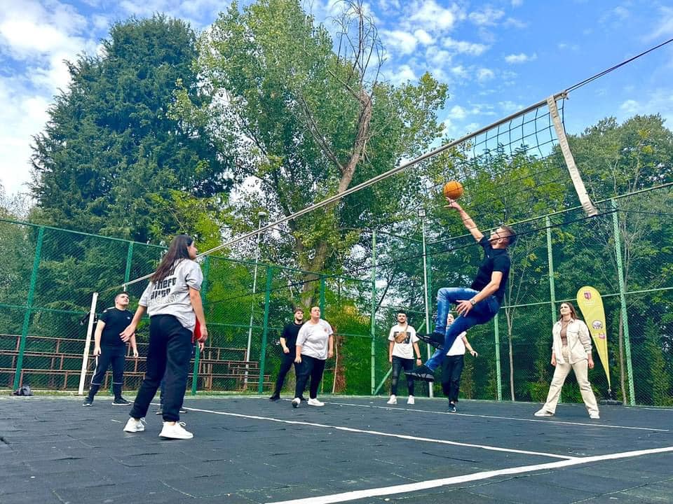 Tirana Në Normalitet Pas Reshjeve Veliaj Plot Energji E Diela Te Fushat Multi Sportive Në