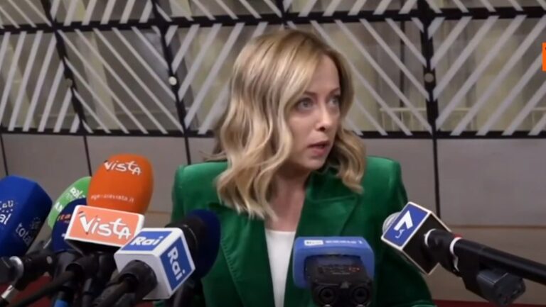 Kushtetuesja ”pezulloi” refugjatët, Meloni: Respektoj vendimin! Nuk kemi plan B, shpresojmë të mos anulohet