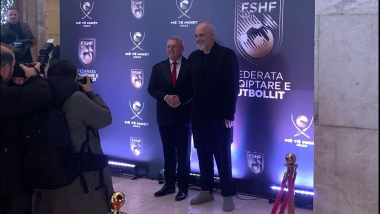 VIDEO/ Nis mbrëmja gala e FSHF-së për ”Më Të Mirët e 2023”, i pranishëm edhe Rama
