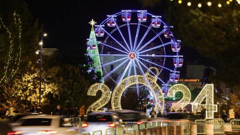 Mbërrin viti 2024, ”Koha Jonë” uron të gjithë shqiptarët: Mbarësi dhe begati në familjet tuaja