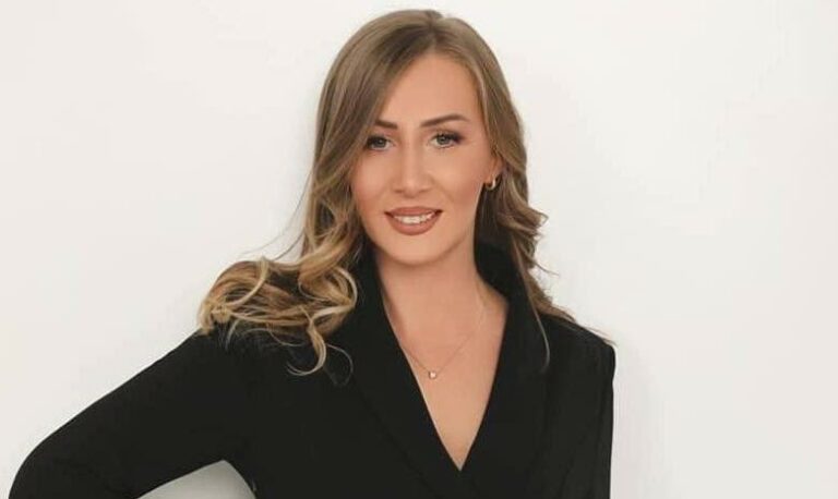 34-vjeçarja hidhet nga kati i dytë i hotelit dhe humb jetën, pak kohë më parë edhe i shoqi kreu vetëvrasje