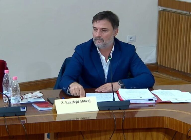Mandati i Berishës, Alibeaj: PD pro heqjes së imunitetit, të ndiqet i njëjti standard edhe me Ramën