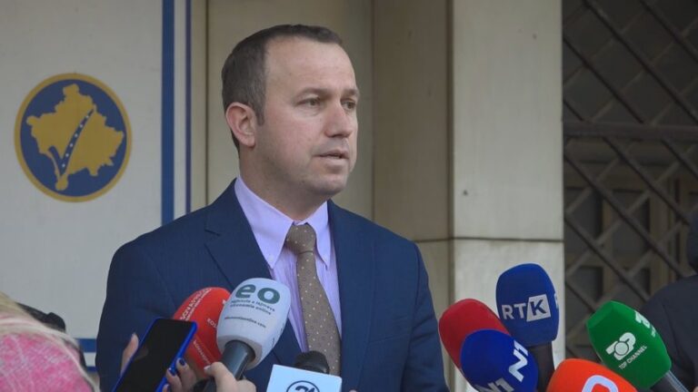 Zgjedhjet, KQZ-ja i hap rrugën mbledhjes së firmave për largimin e kryetarëve
