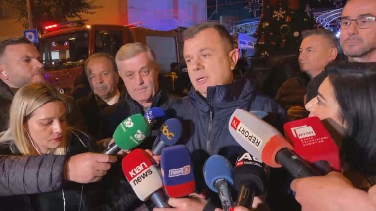 Ministri Balla në Lushnje: Ka ende vatra të vogla në pjesën lindore të ndërtesës