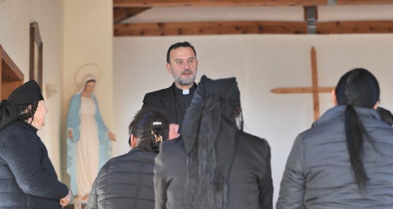 Krishtlindjet/ Dom Gjergj Meta mesazh për gratë dhe vajzat: Shpesh janë energjia dhe motivimi i heshtur i shoqërisë tonë