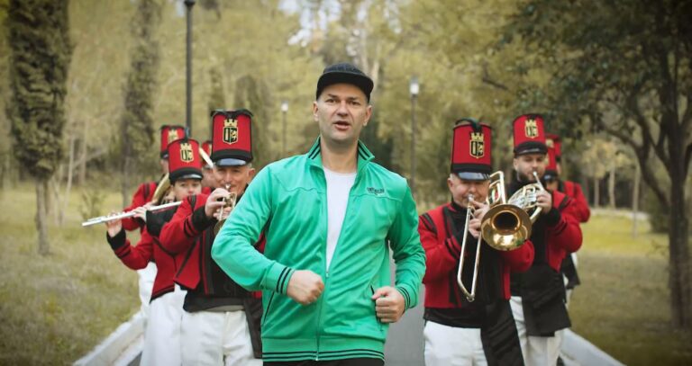 Veliaj: Një këngë që bën bashkë Alban Nimanin, bandën frymore të Tiranës dhe sportin