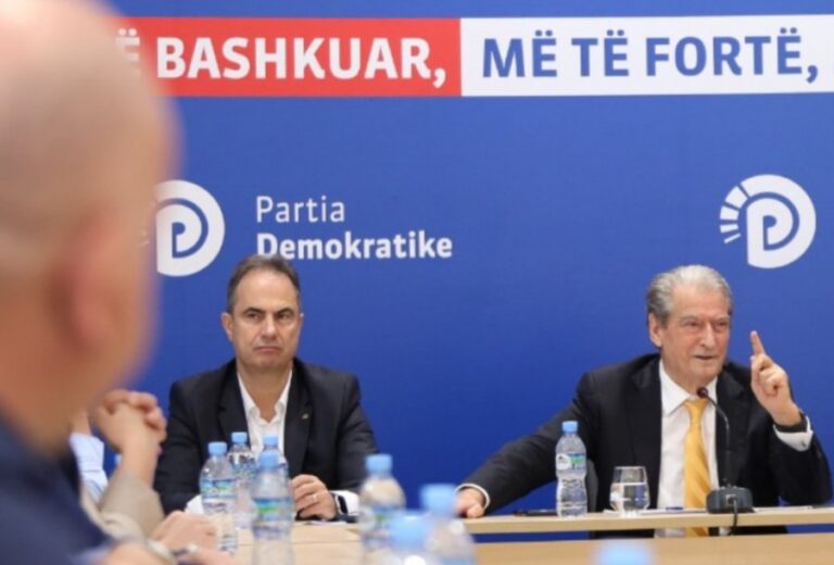 “E padëgjuar t’i ndalohet komunikimi me publikun”, Boçi për kërkesën e SPAK ndaj Berishës: Hetim politik