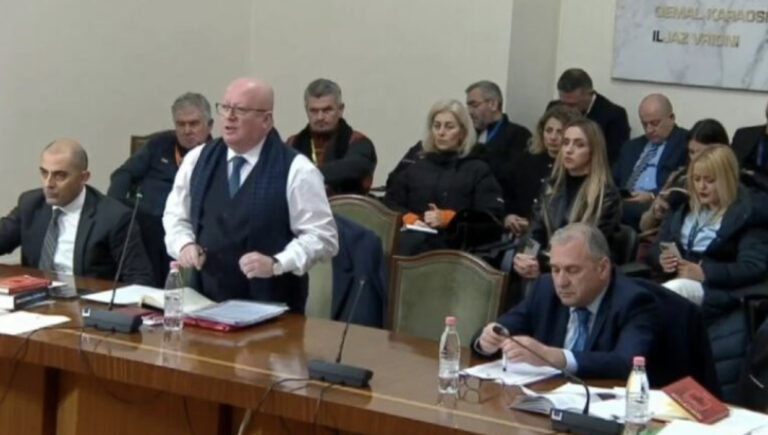 Avokati i Berishës kërkon pezullimin e mbledhjes në Këshillin e Mandateve. PS e rrëzon