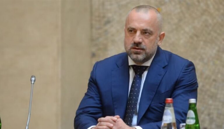 Interpoli lëshon urdhër-arresti për Milan Radoiçiç, u pa në sulmin terro*rist në Kosovë