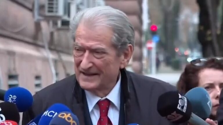 SPAK kërkon arrestimin, Berisha pas mbledhjes me grupin e PD: Vijojmë me mosbindjen civile