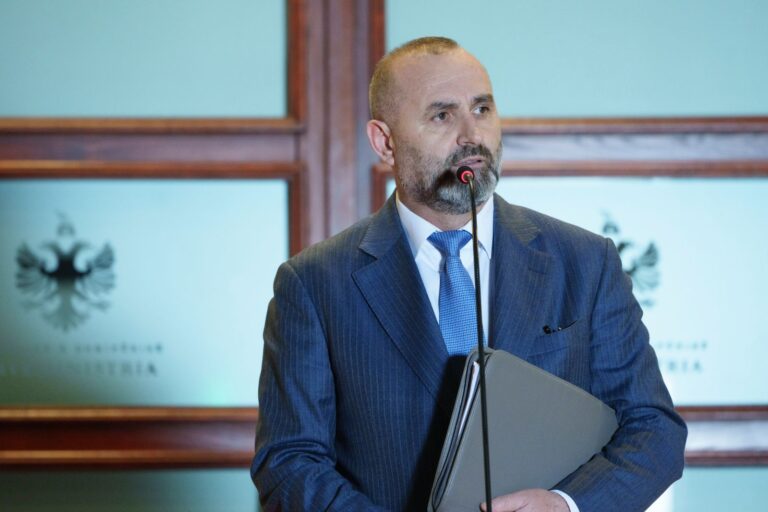 ”Berishën s’e marr seriozisht”, Manja flet për lejen që kërkon Beleri për t’u betuar si kryebashkiak